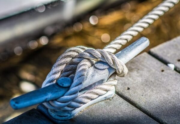 How to Choose the Right Mooring Ropes for Offshore Platforms, Tugboats & Cargo Vessels