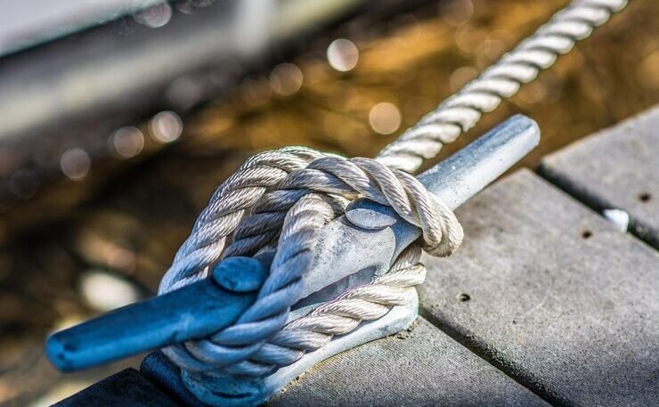 How to Choose the Right Mooring Ropes for Offshore Platforms, Tugboats & Cargo Vessels
