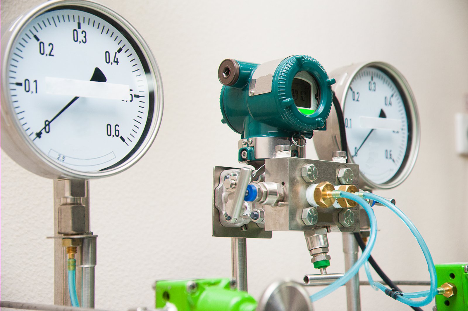 electronic-measuring-instruments-in-the-developmen-2025-10-16-23-50-11-utc